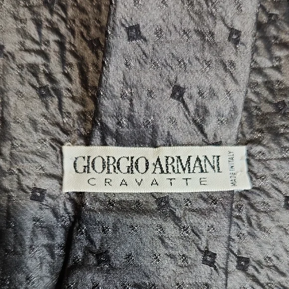Giorgio Armani Gray Silk Tie Sophisticated Accessory